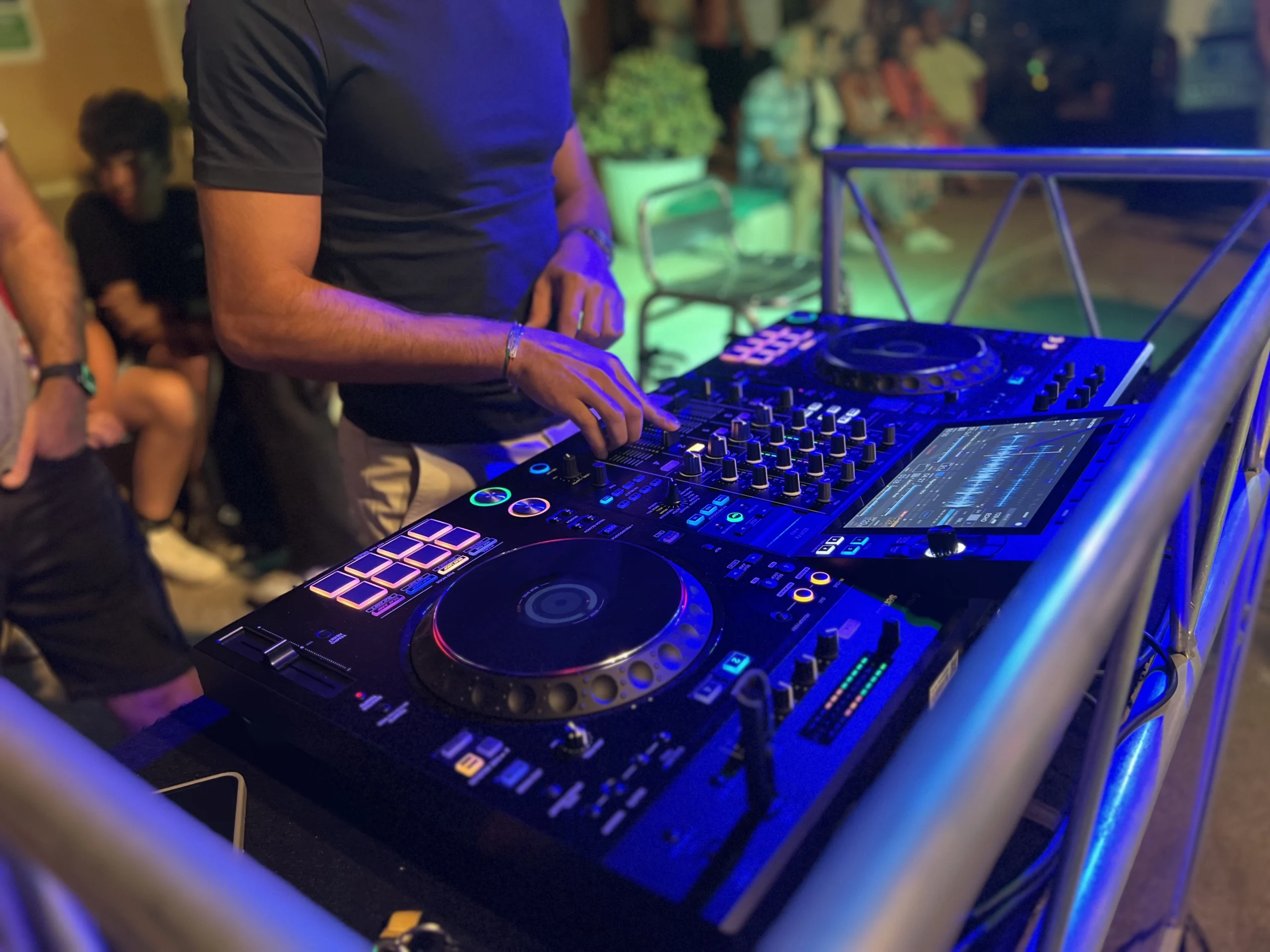Dj d'animation pour un séminaire d'entreprise avec Music event en Corse